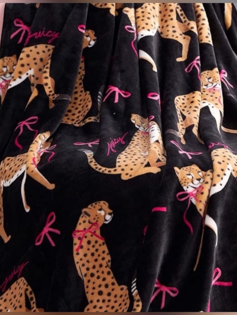 Juicy couture cheetah bows plush Throw blanket 50 x 70 NWT - Picture 5 of 7